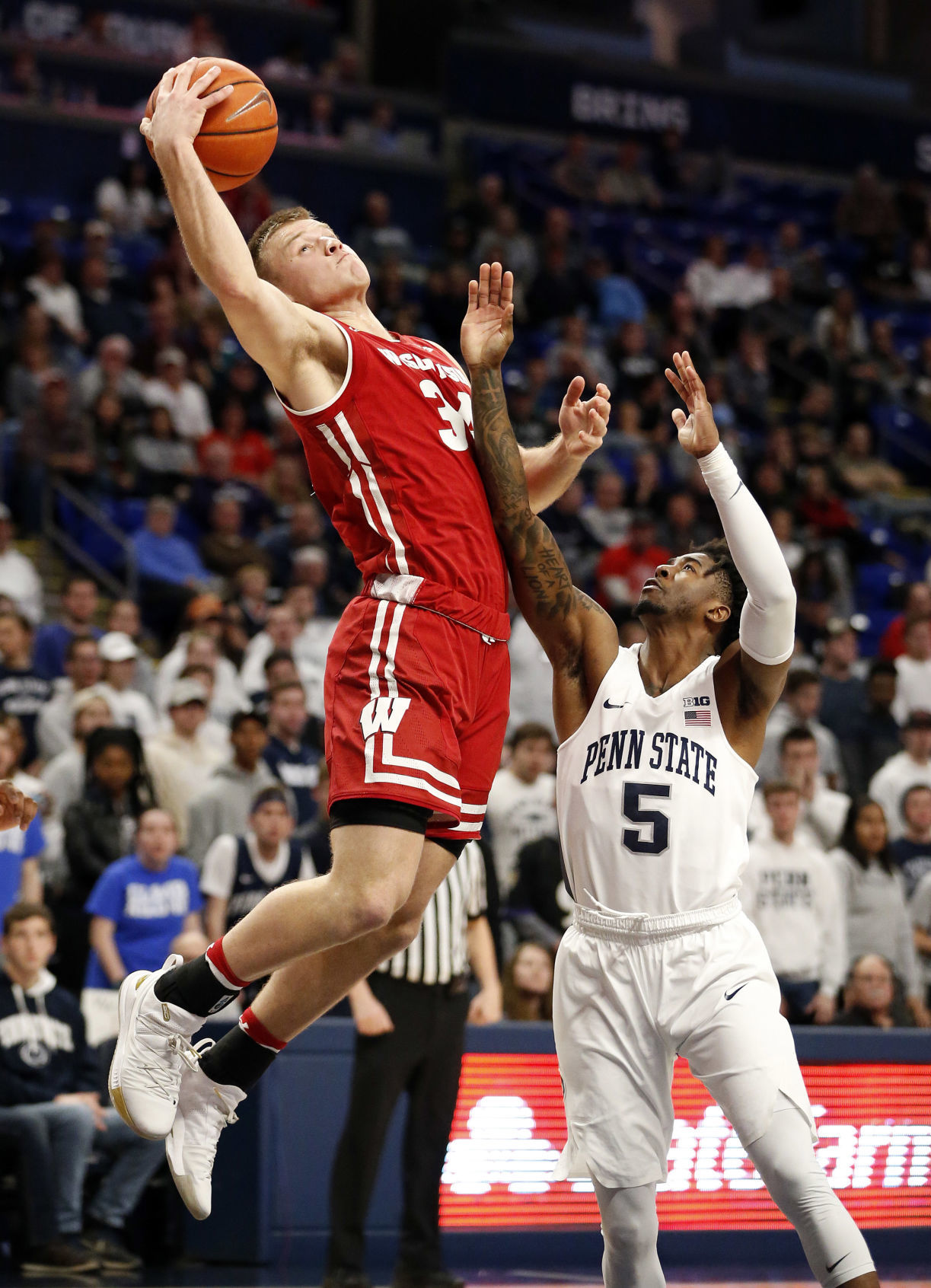 Badgers 71, Nittany Lions 52